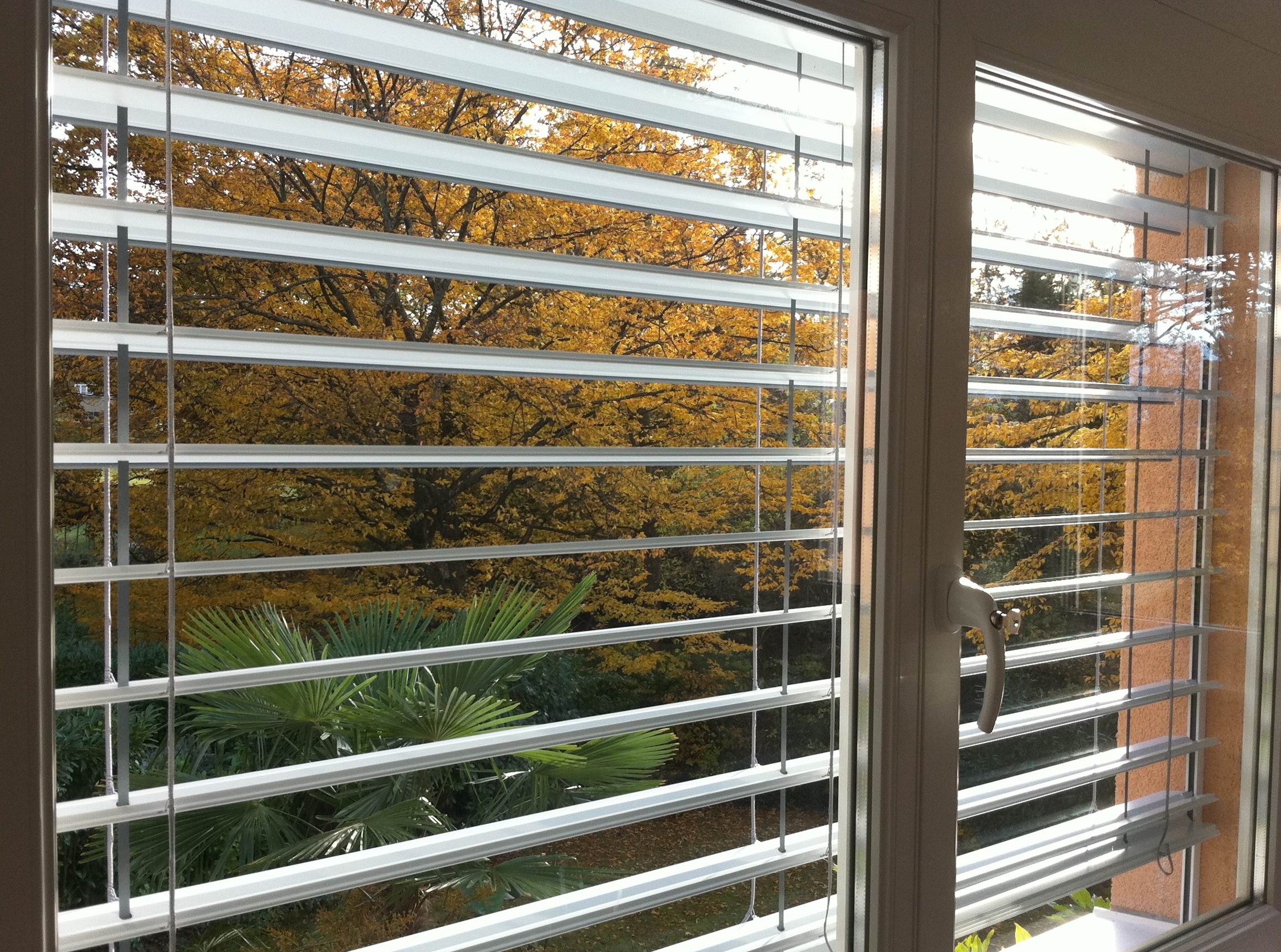 store à lamelles extérieur